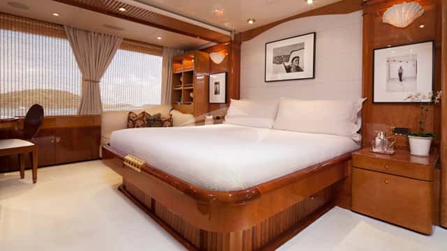 STARFIRE yacht charter photo 4