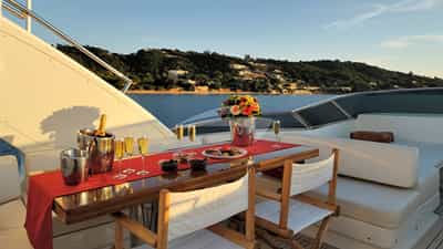 sundeck table