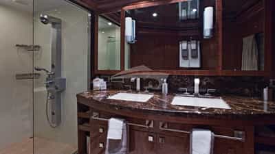 Forward VIP bath