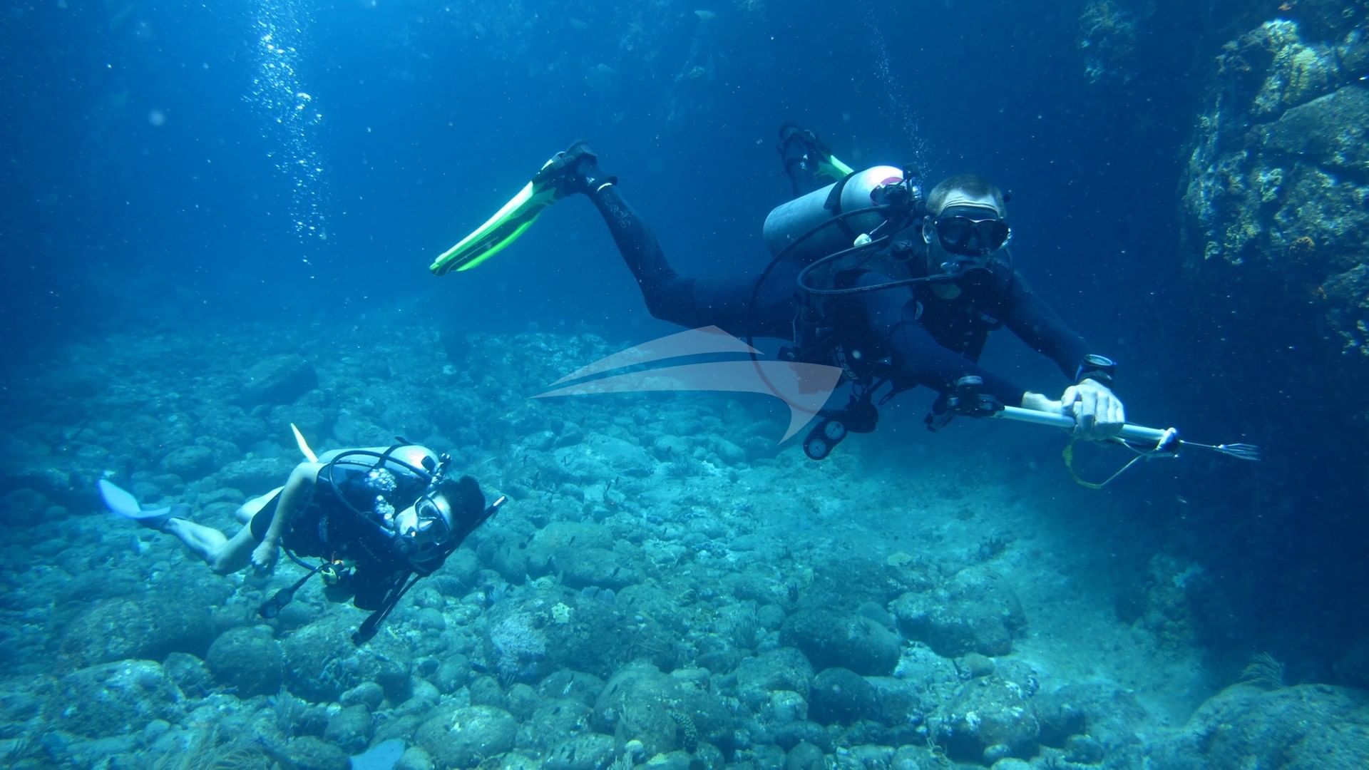Chef Kim & Capt. William on a dive