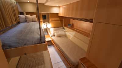 Twin suite w/optional pullman,or queen size bed