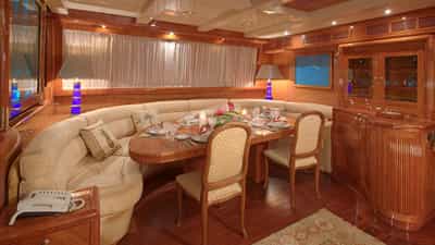 Salon Dining