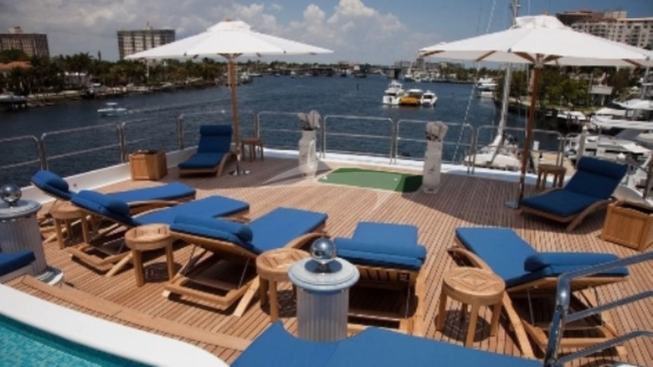 Layout Deck Space on Sun Deck