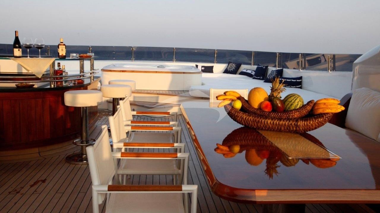 Flying deck al-fresco