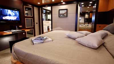 Master upper deck
