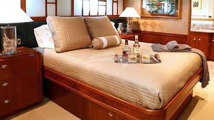 ENDLESS SUMMER 40m motor yacht charter, photo 7