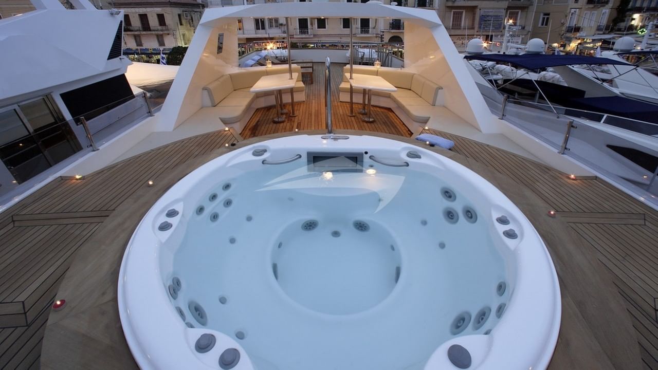 Flybridge - Jacuzzi