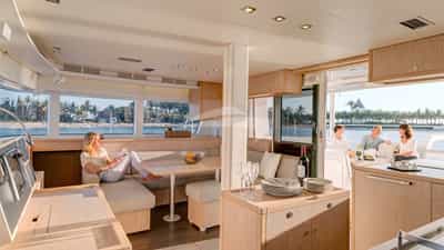 LAGOON 52 SALON