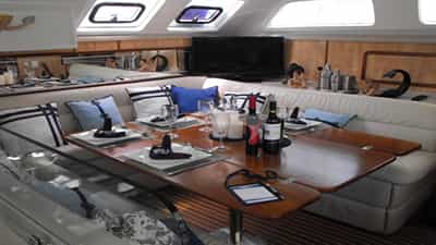 Salon dining area