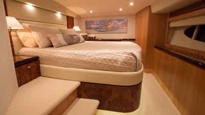 VIP queen suite