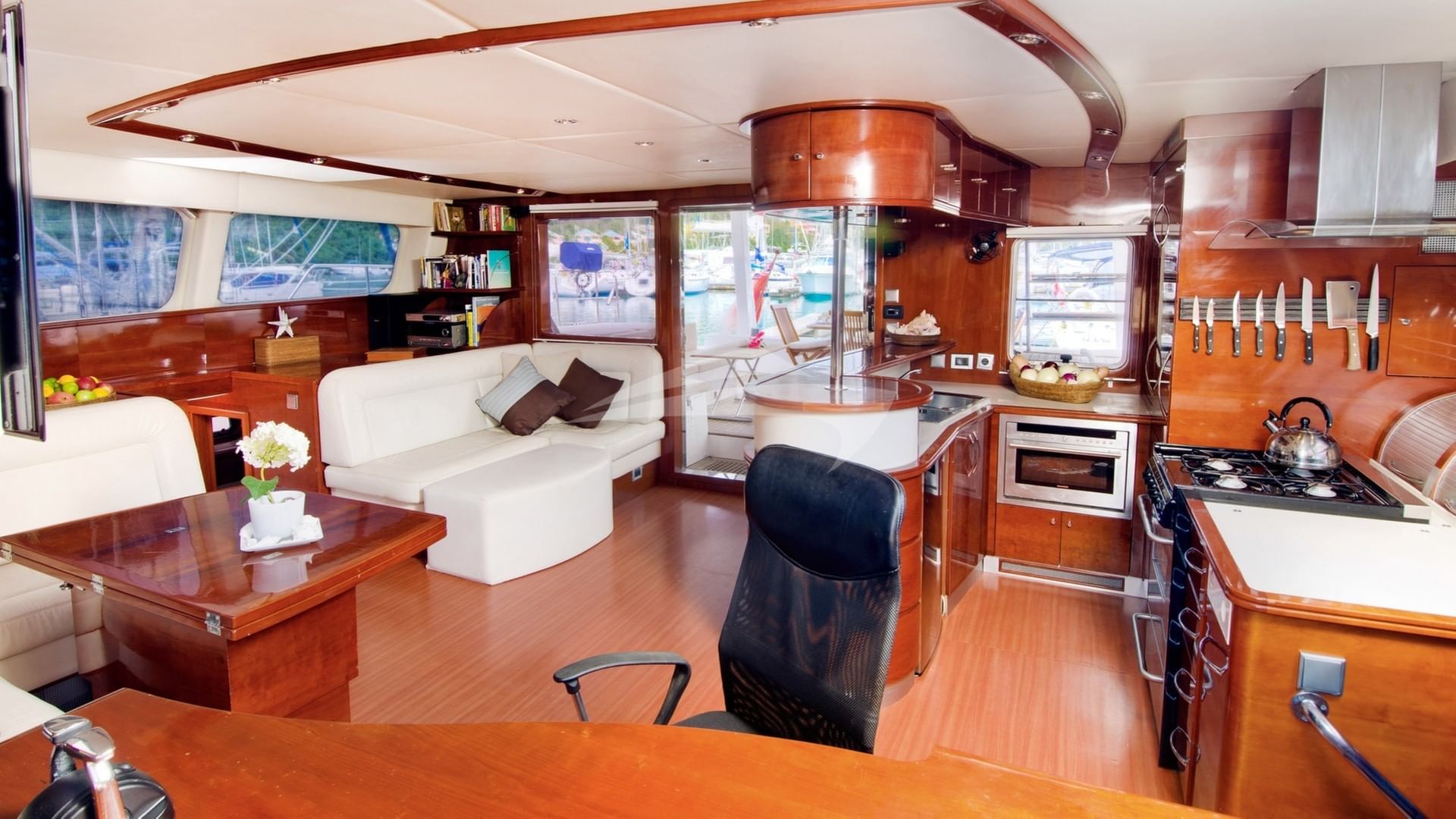 Reverse view of the saloon