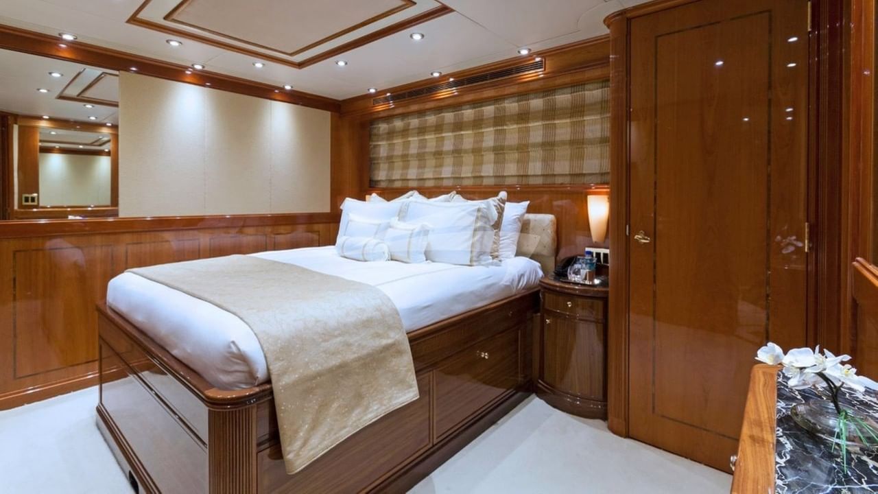 Guest Starboard Forward Cabin