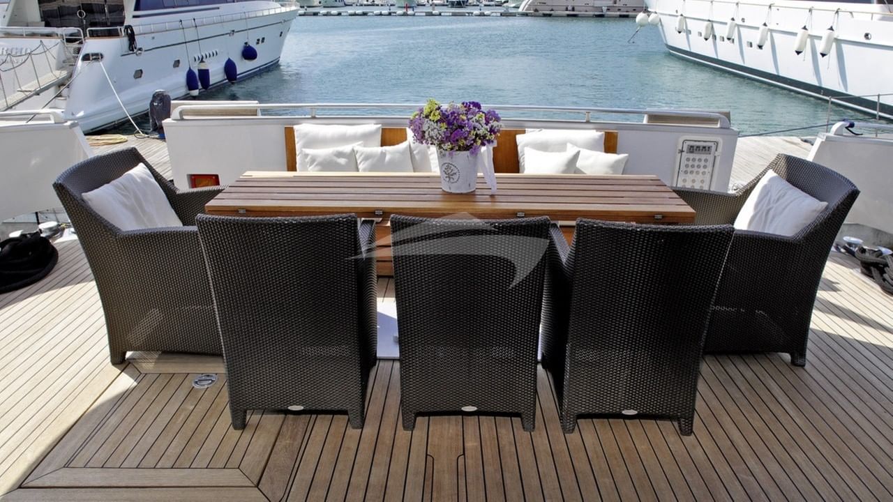 Aft Deck Seating