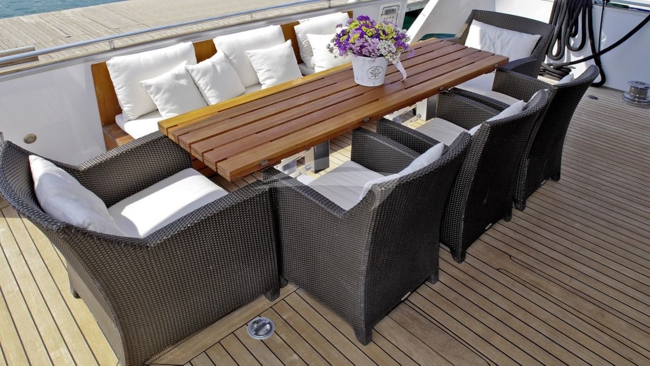 Aft Deck Seating