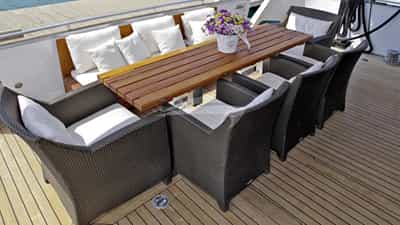Aft Deck Seating