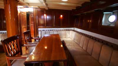Salon Table