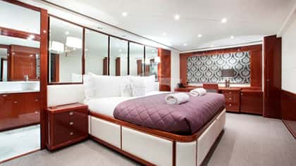 MOLLY MALONE 29m motor yacht charter, photo 6