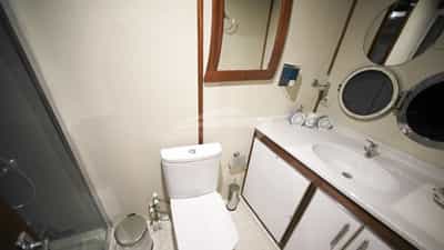 Twin Cabin Bathroom