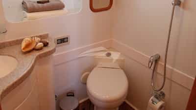 Double Cabin Bathroom