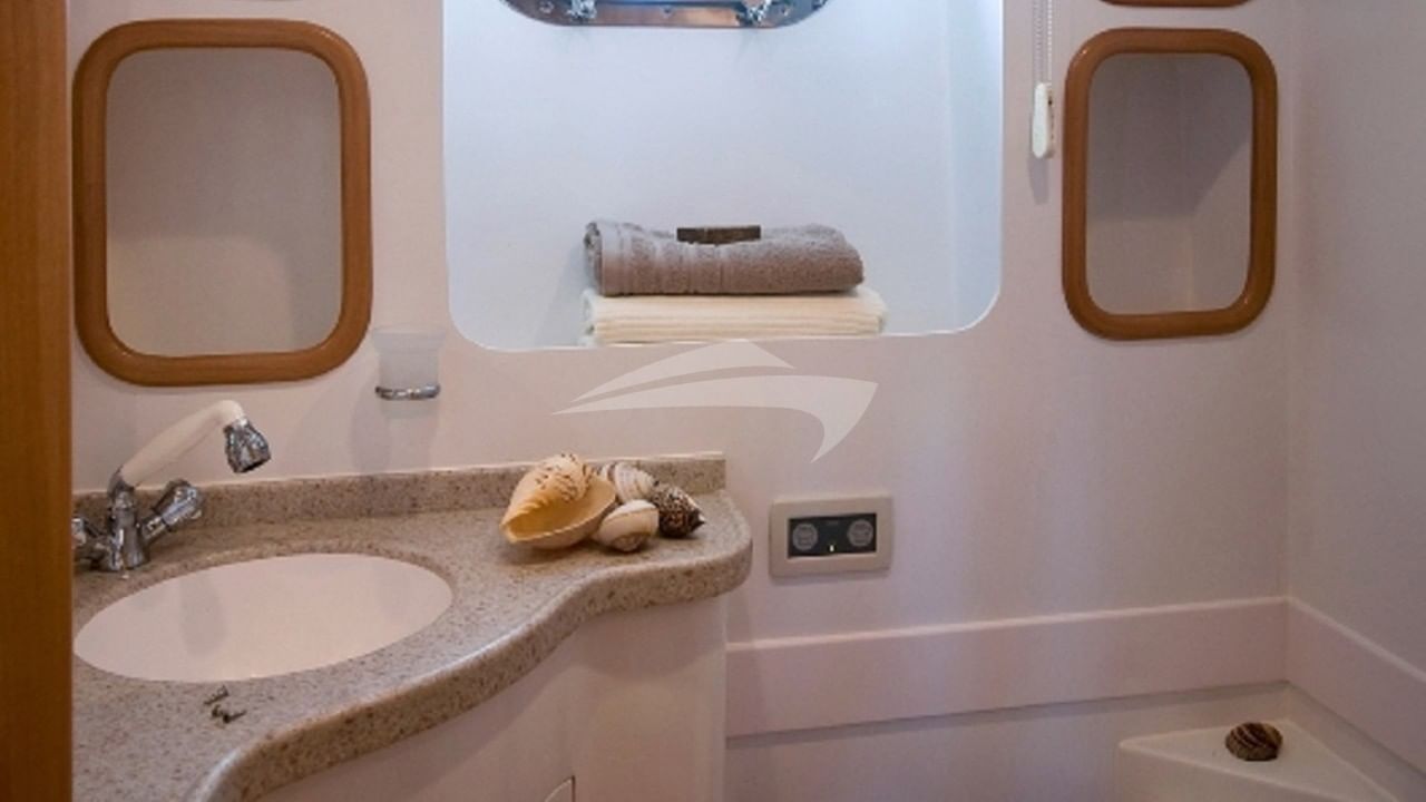 Double Cabin Bathroom