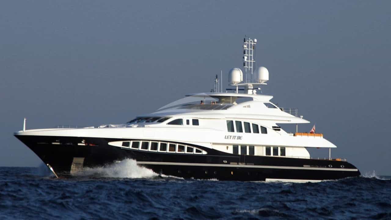 LET IT BE yacht charter