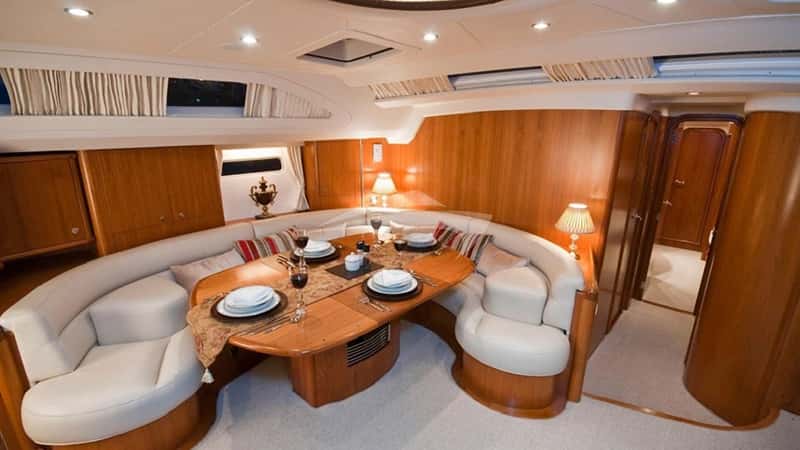 MUSTIQUE 20m sailing yacht charter, photo 8