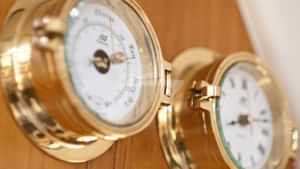 Barometer Detail