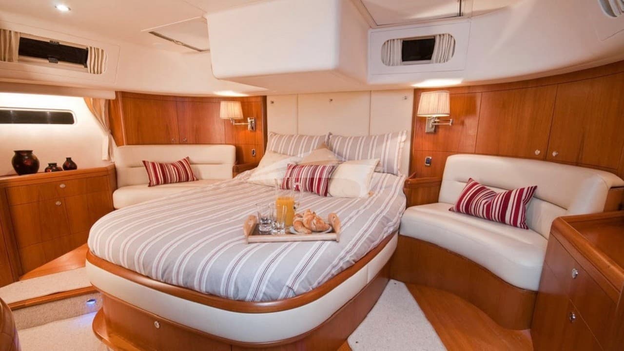 MUSTIQUE, photo from the yacht portfolio 13
