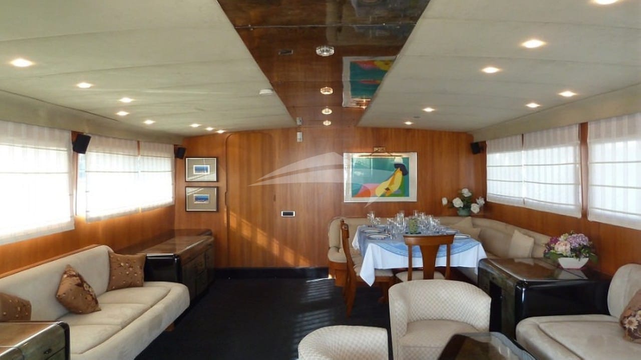 The saloon can comfortably seat 11 guests for socialising