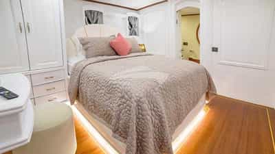 Double Cabin