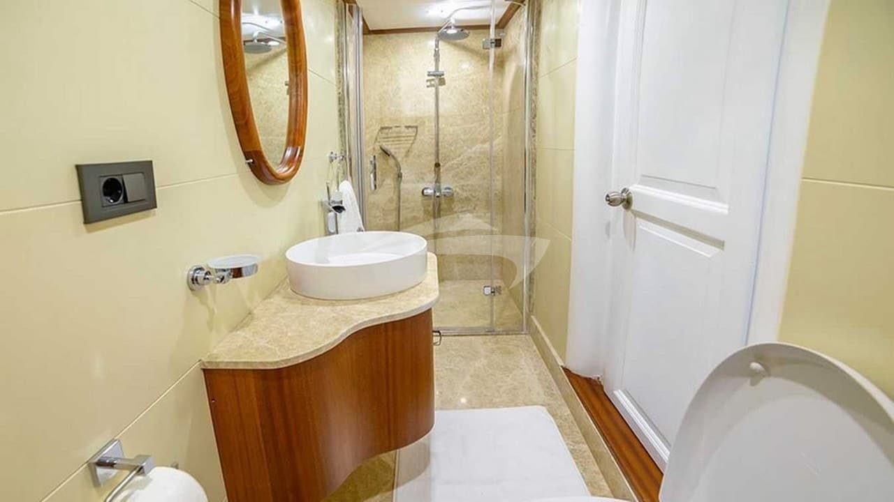 BELLA MARE, photo from the yacht portfolio 9