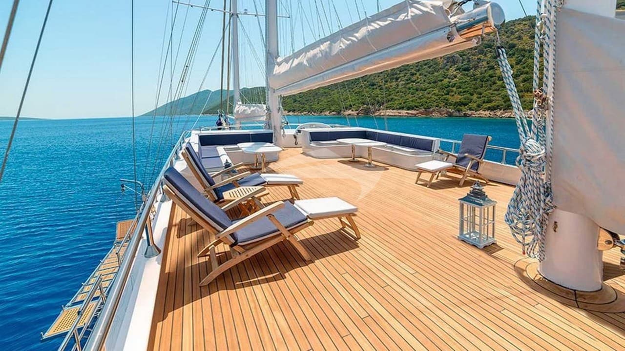 BELLA MARE, photo from the yacht portfolio 12