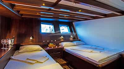 Twin Cabin