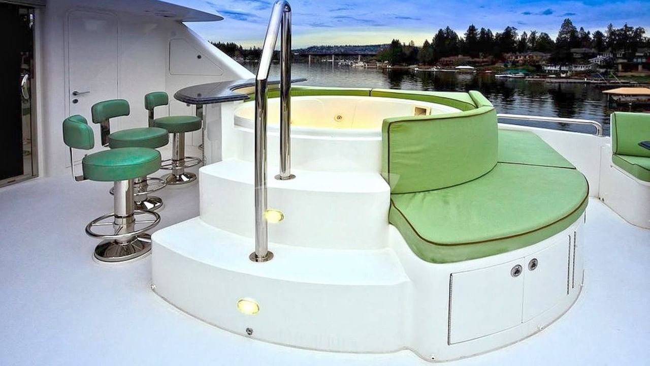 Deck Jacuzzi
