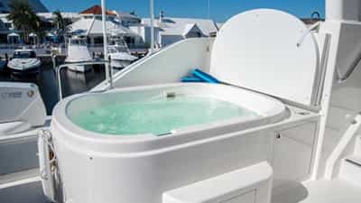 Deck Jacuzzi