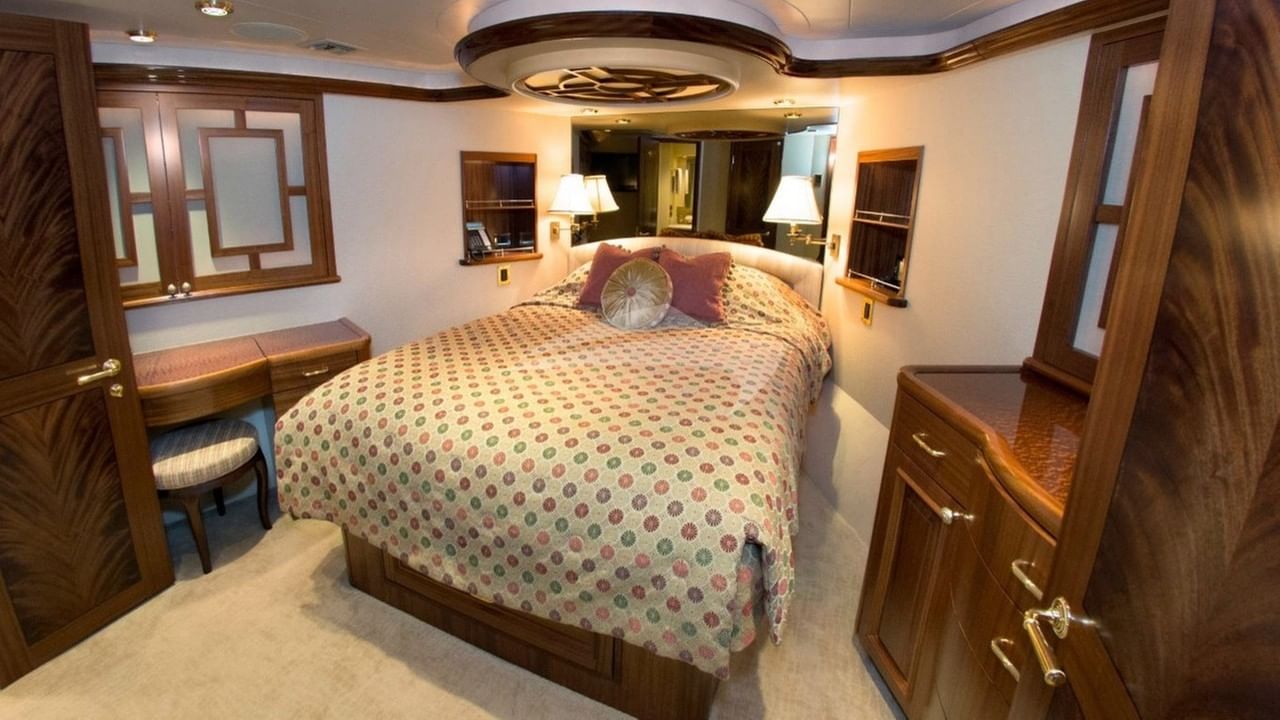 Guest Queen Stateroom