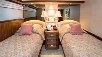 Twin Cabin
