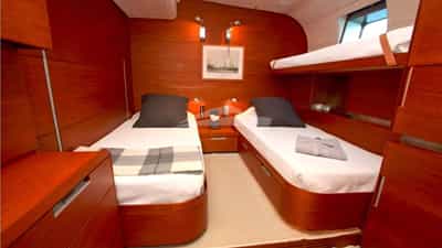 Guest Cabin with Twin and 1 Pullman