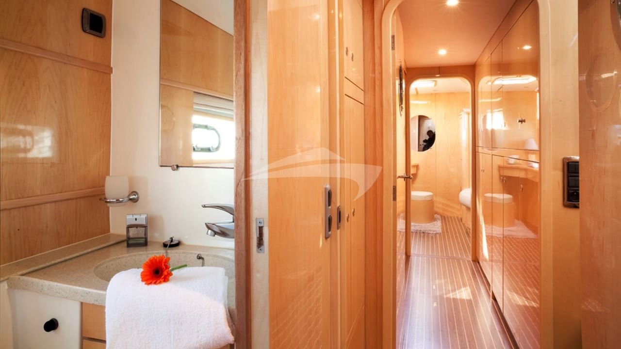 Guest Bathroom and Passageway