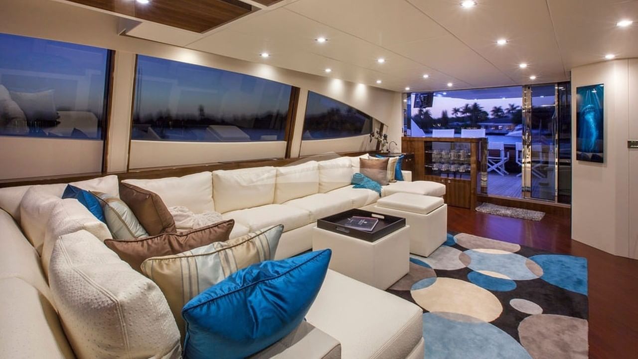 Saloon to Aft Deck
