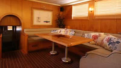 Saloon 2