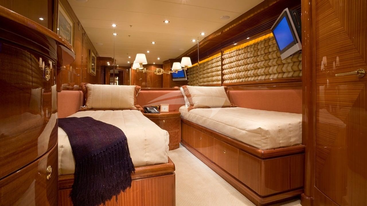 Starboard Guest with Convertable Bunk