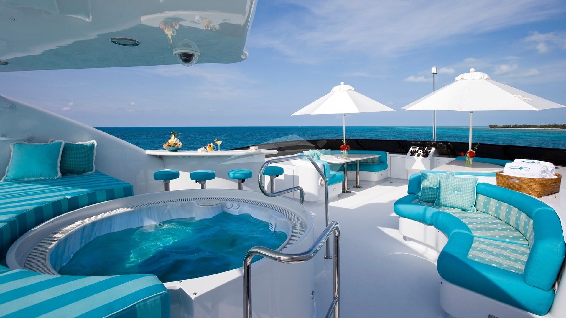 Jacuzzi and Top Deck