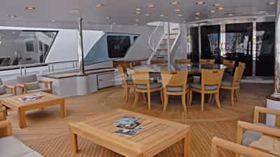 Skylounge aft deck dining