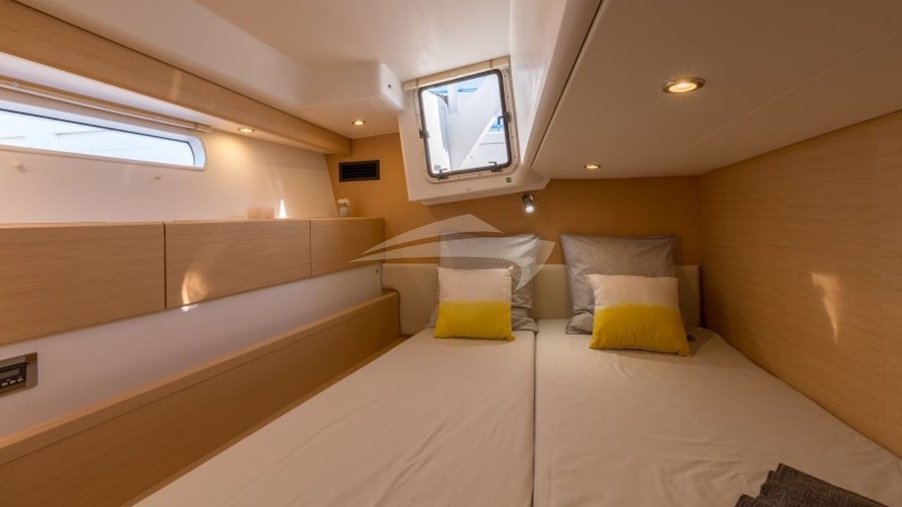 starboard aft cabin as double