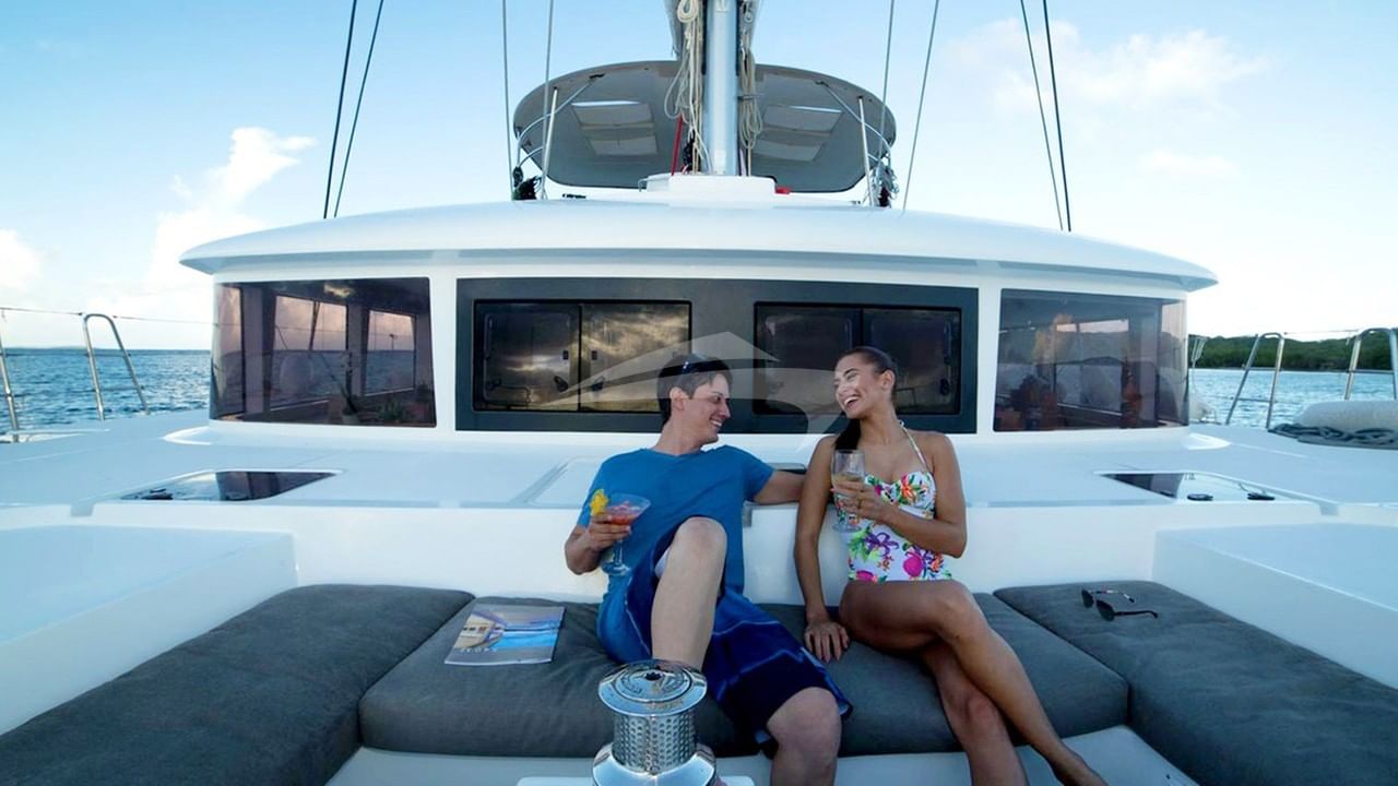 Azulia 2 features multiple guest comfort areas