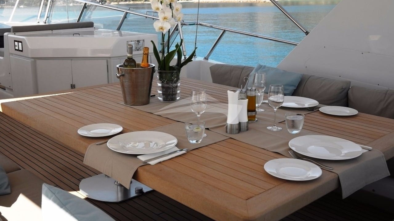 Deck Dining