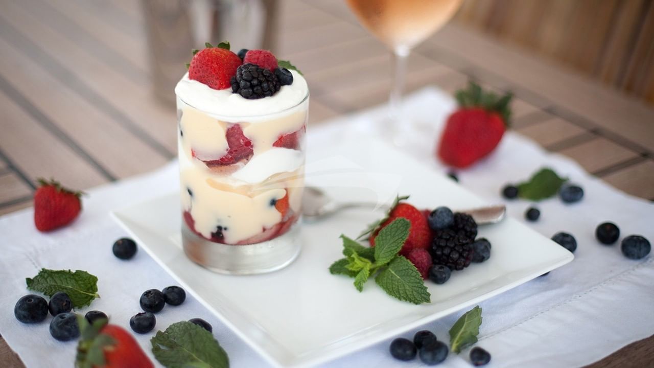 Can we interest anyone in a fresh berry parfait fo