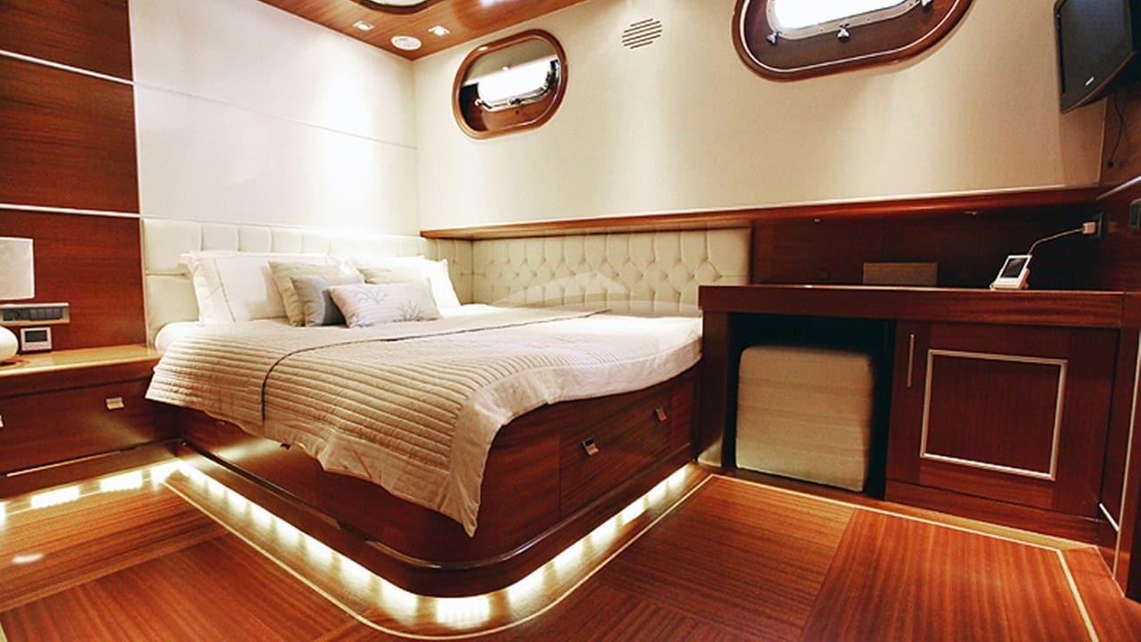 LA BELLA VITA, Aufnahme aus dem Yachtportfolio 20