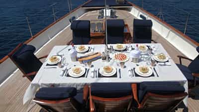 Al Fresco Dining